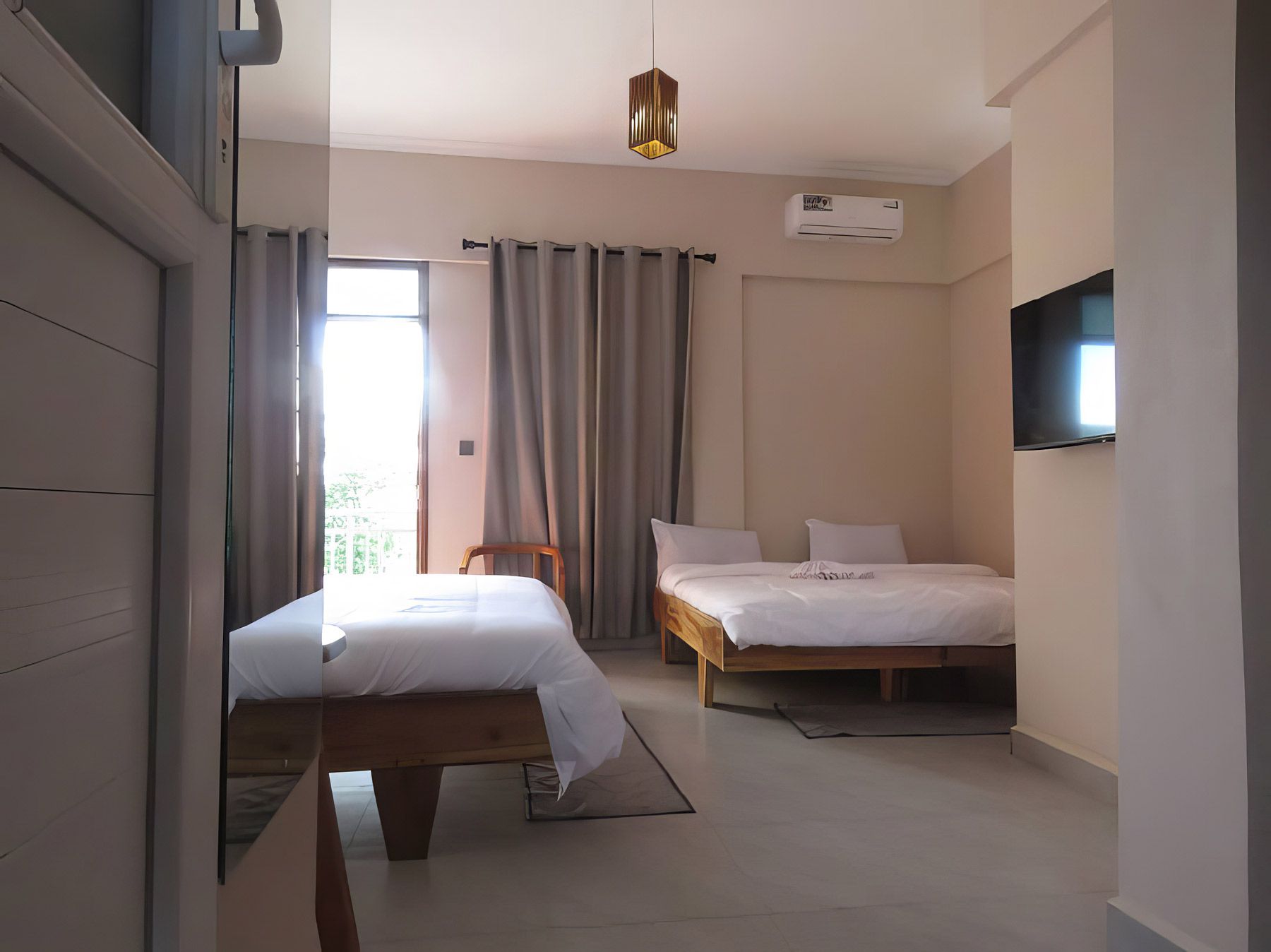 Urbanview_Hotel_Deluxe_Room_02